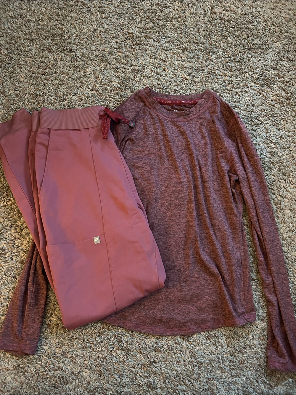 Fabletics High Rise On-Call joggers and Long sleeve underscrub - Picture 1 of 5